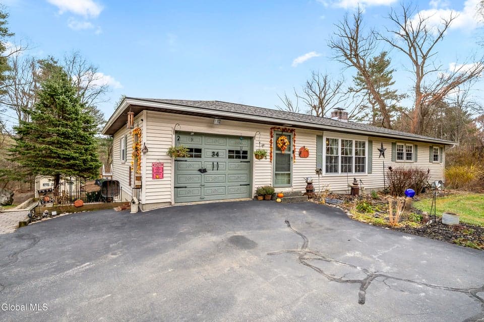 34 Ford Road, photo 2