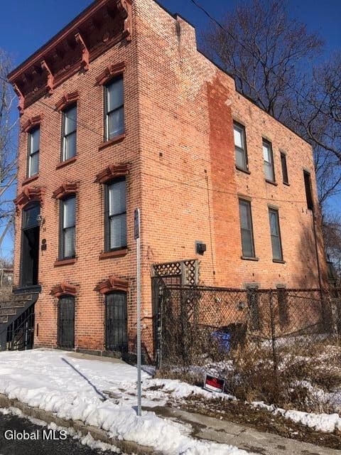 39-47 Ten Broeck Place, photo 3