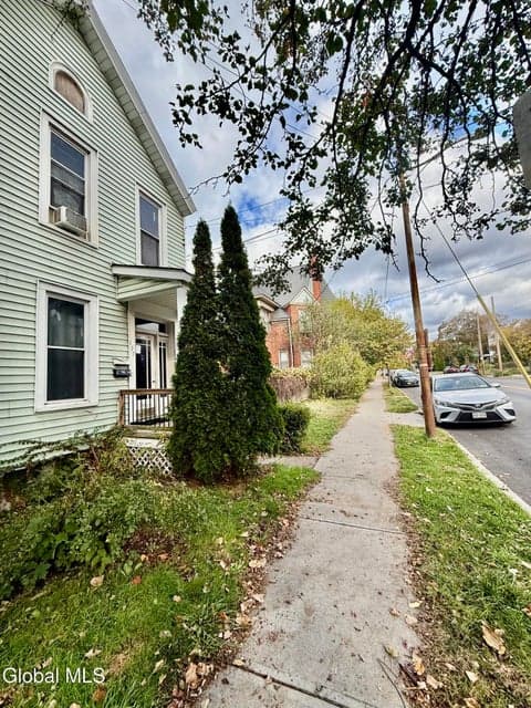 137 2nd Avenue, photo 3
