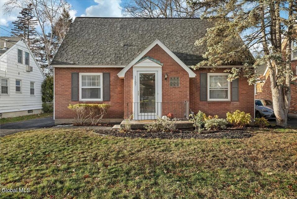 1157 McClellan Street, photo 1