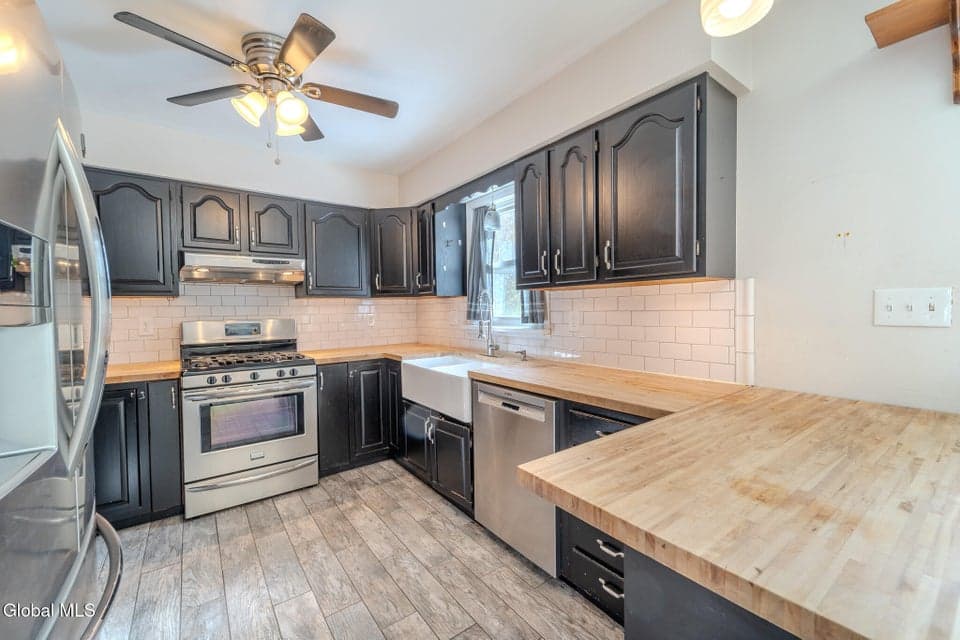 378 Burden Lake Road, photo 3