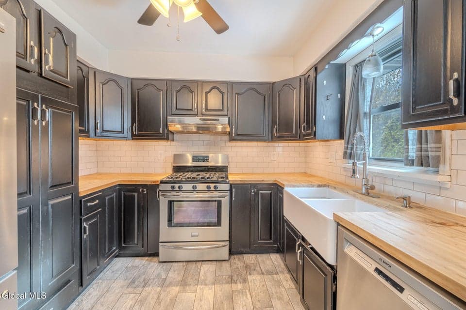 378 Burden Lake Road, photo 4