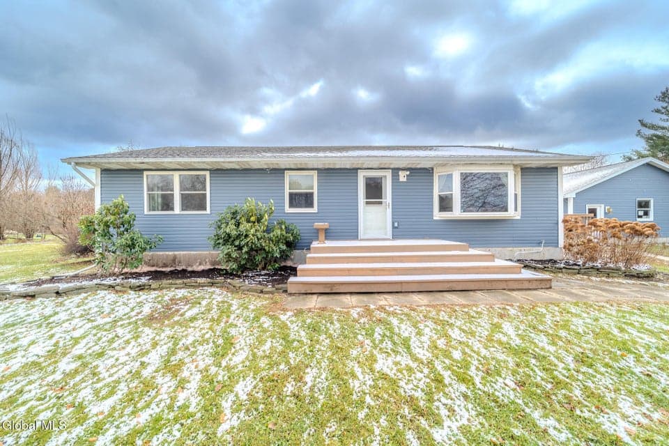 378 Burden Lake Road, photo 2