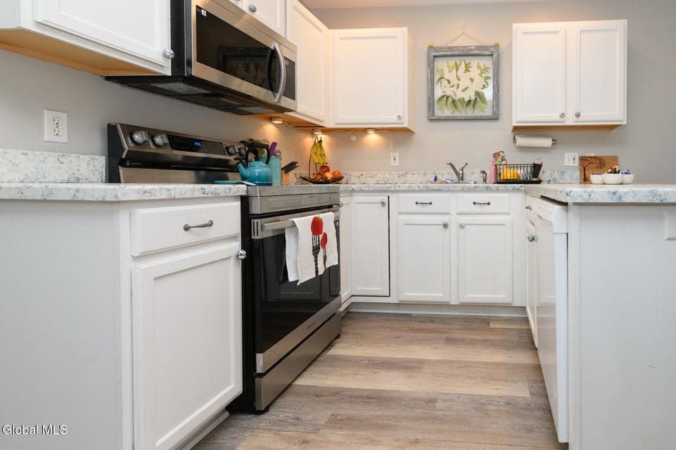 15 Erie Court, photo 2