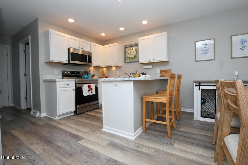 15 Erie Court, photo 3