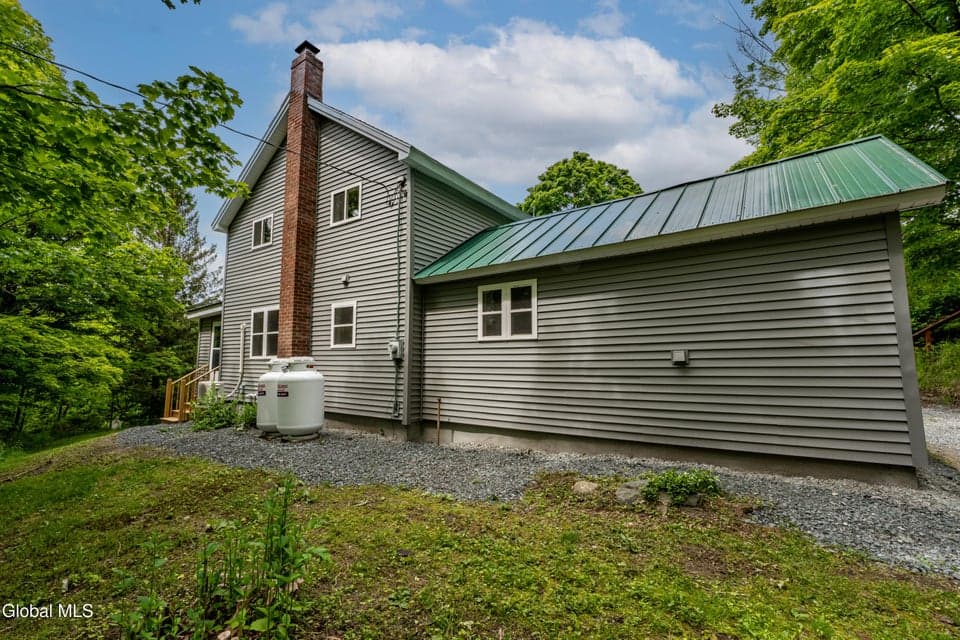 13 Camel Hill Road, photo 2