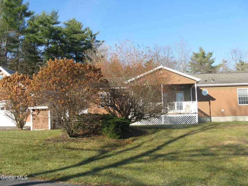 92 Rock City Road, photo 2