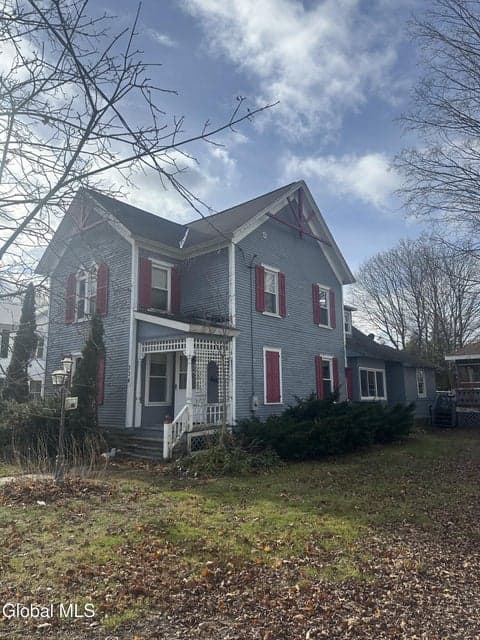 334 Main Street, photo 3