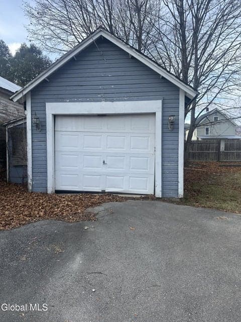 334 Main Street, photo 4