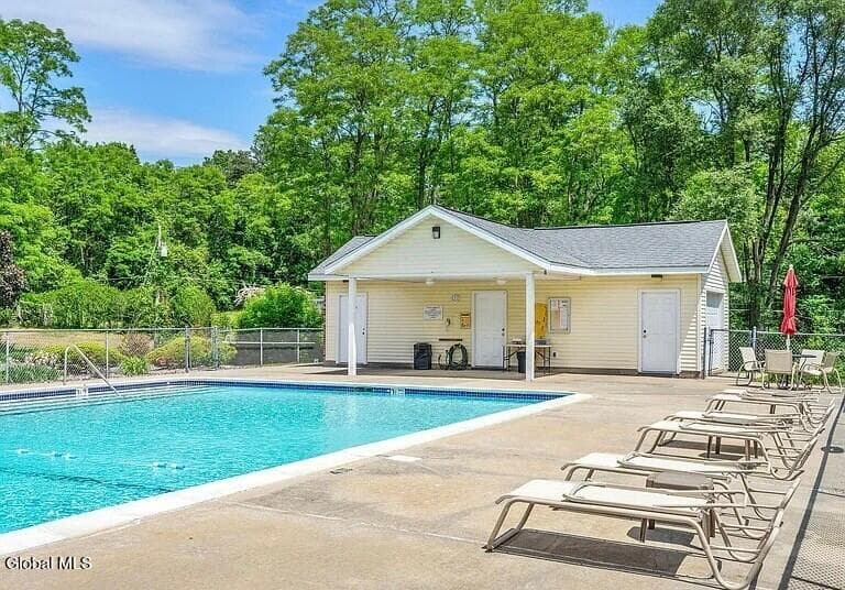 1208 Greenwich Drive, photo 3