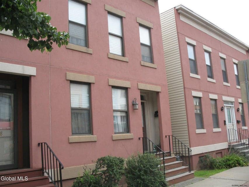 128 S Pearl Street, photo 1