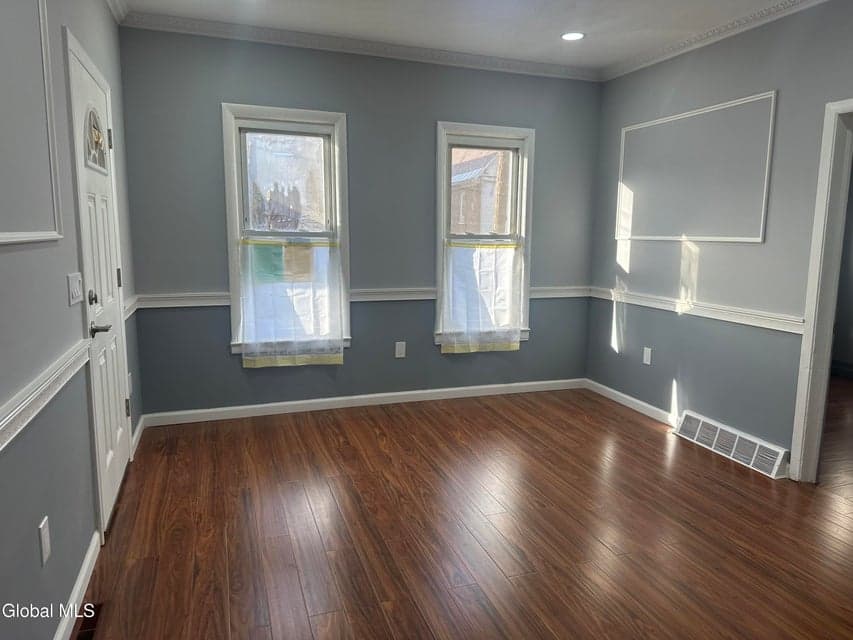 729 Cutler Street, photo 2