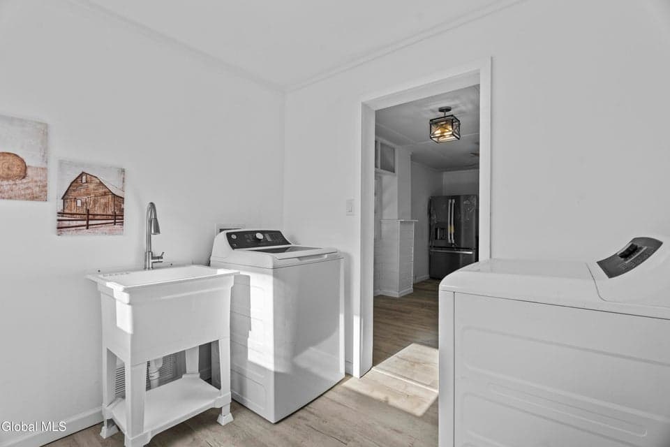 33 Western Avenue, photo 3