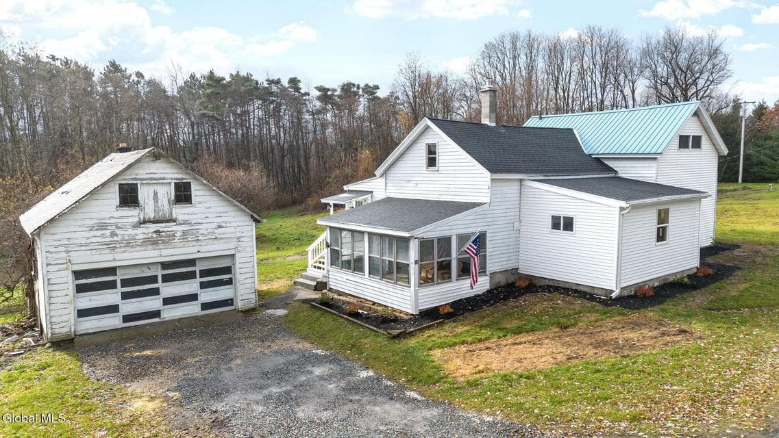 33 Western Avenue, photo 2