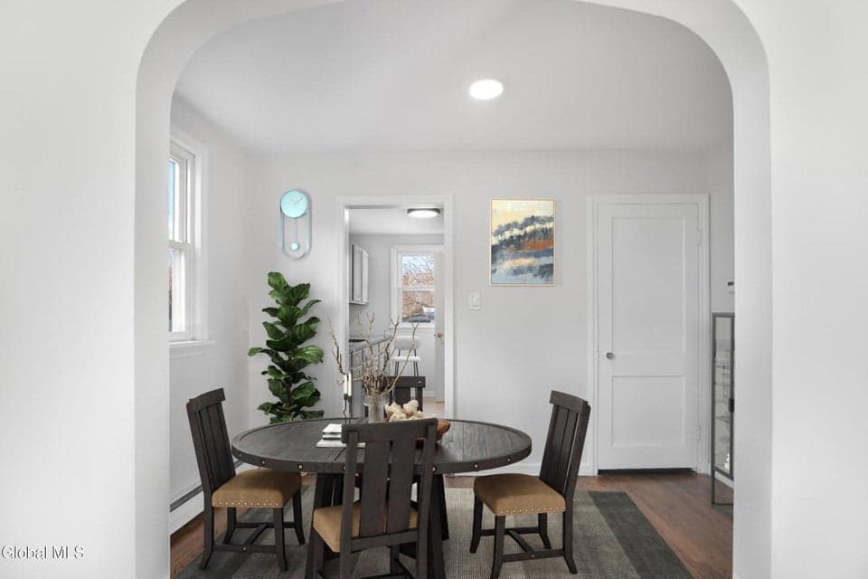 1264 Floral Avenue, photo 4