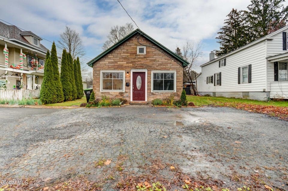 51 Columbia Street, photo 1