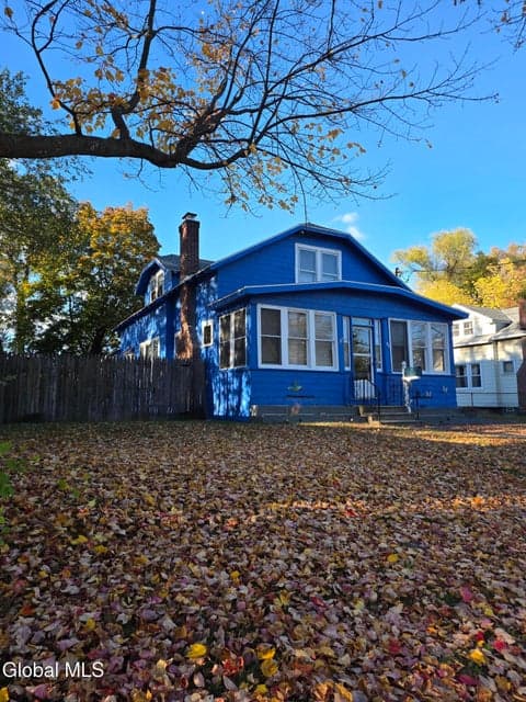 2 Delafield Drive, photo 1