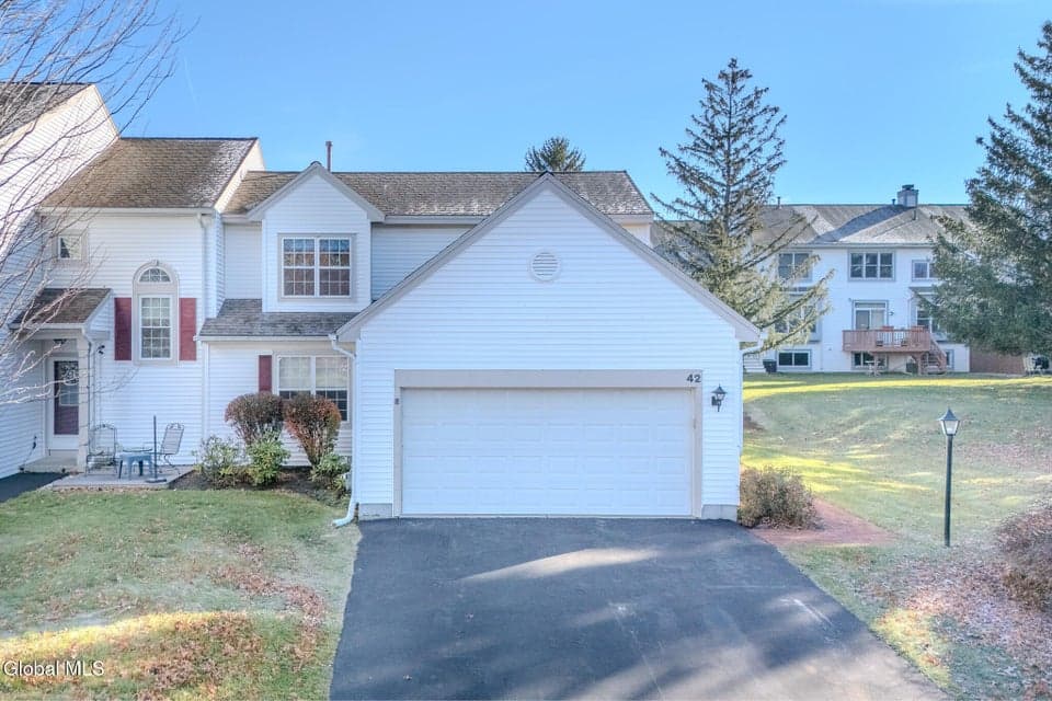 42 Malibu Hill, photo 1