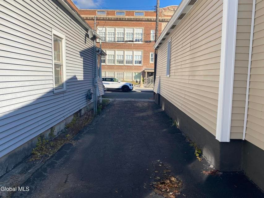 1084 Webster Street, photo 4