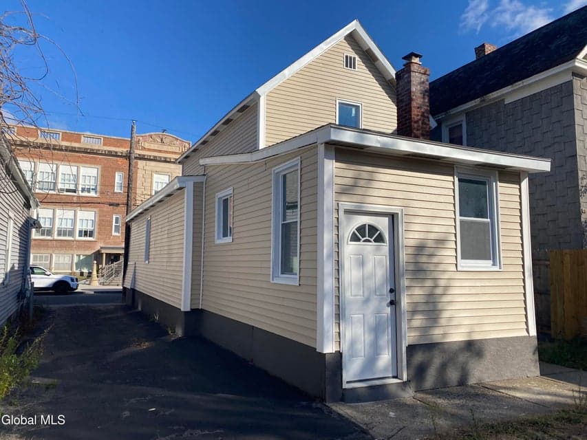1084 Webster Street, photo 5