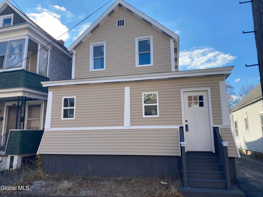 1084 Webster Street, photo 1