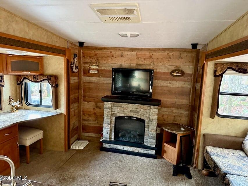 319 Snow Rd Road, photo 2