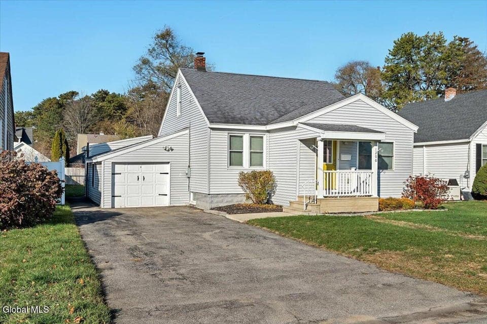 1206 Trinity Avenue, photo 2