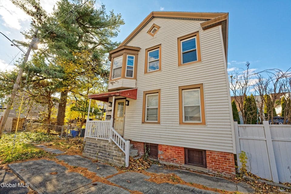 1551 4th Avenue, photo 2