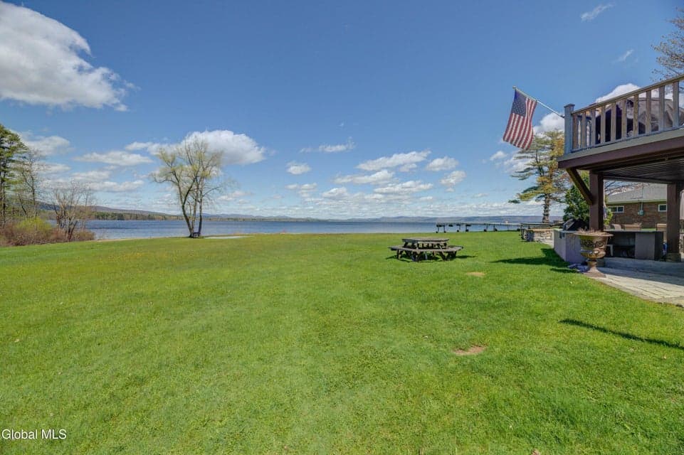 164 Eden Lane, photo 2