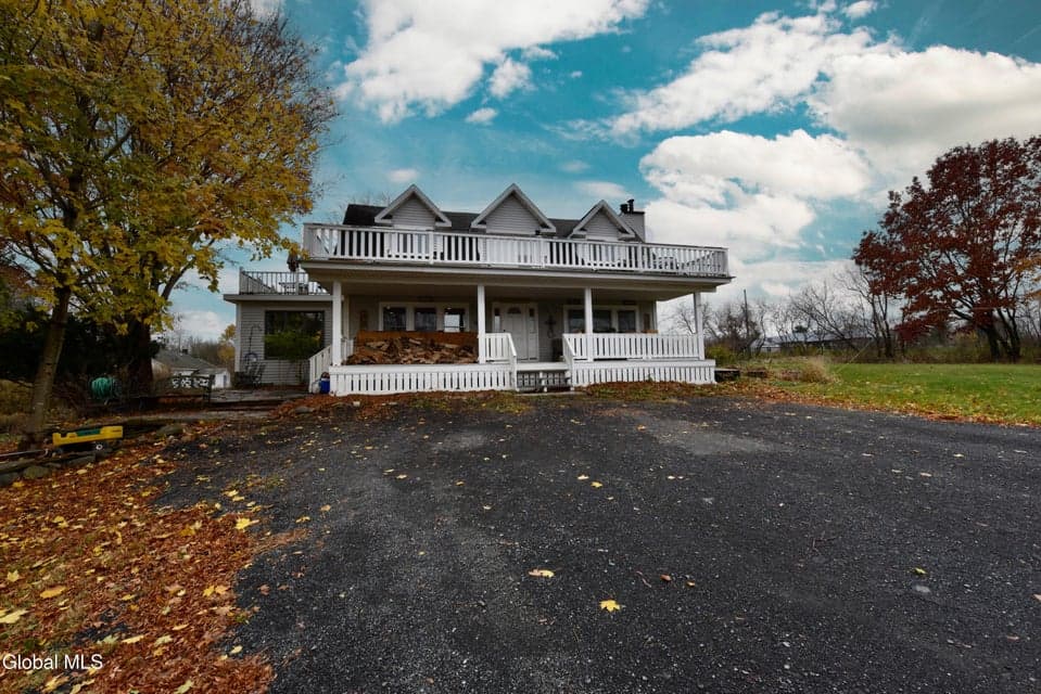 454-456 Vliet St Ext, Colonie, NY 12047