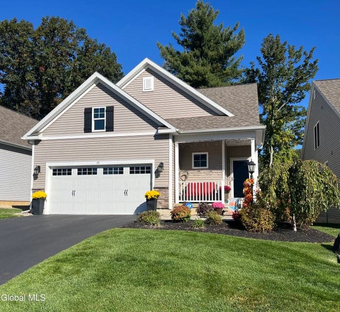 15 Bradley Circle