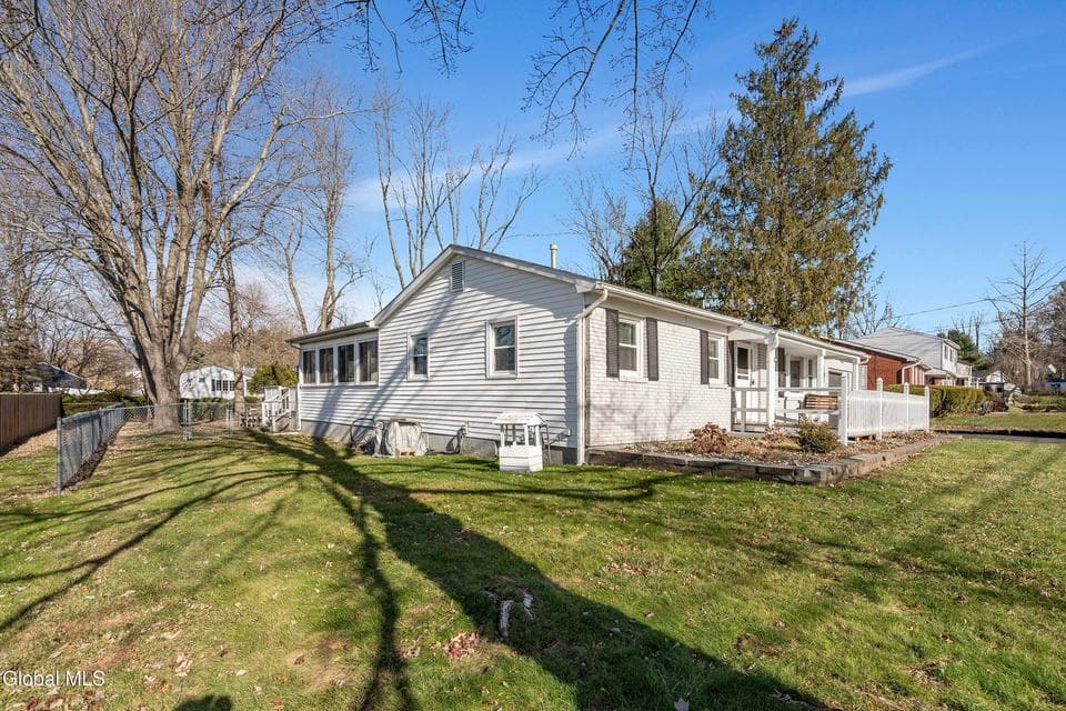 36 Bloomingdale Avenue, photo 4