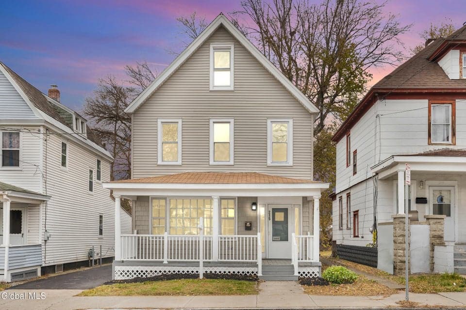 215 Furman Street, photo 1