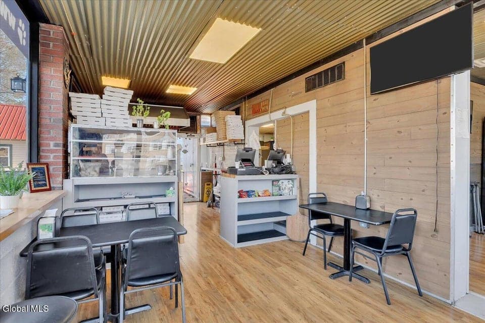 75 Saratoga Avenue, photo 3