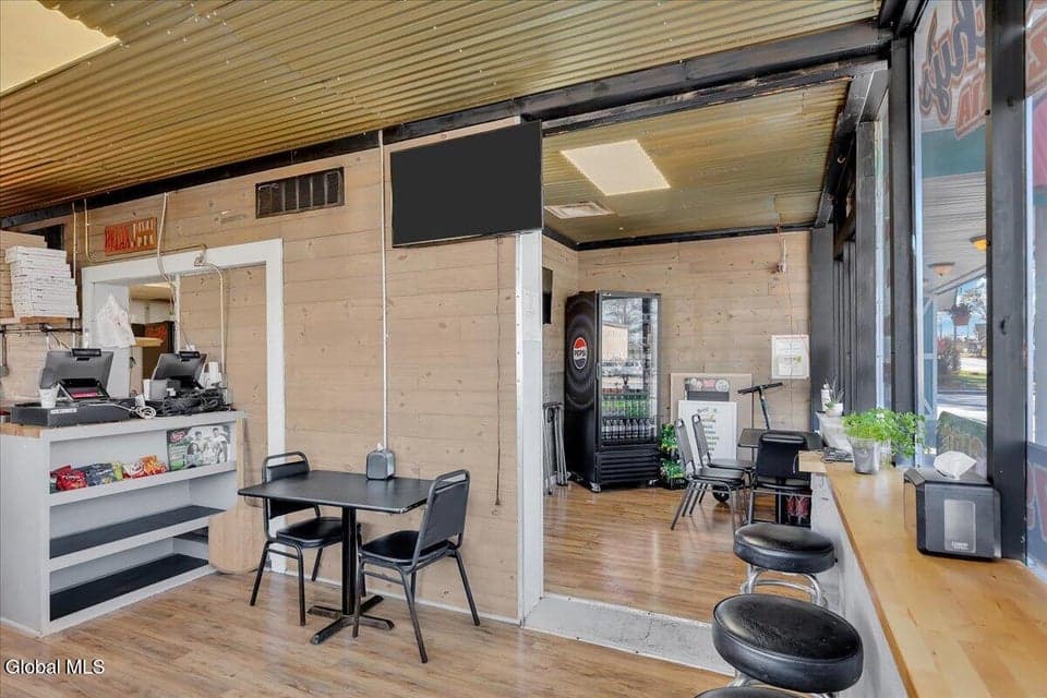 75 Saratoga Avenue, photo 4