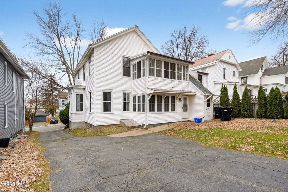 116 Maple Avenue, photo 4