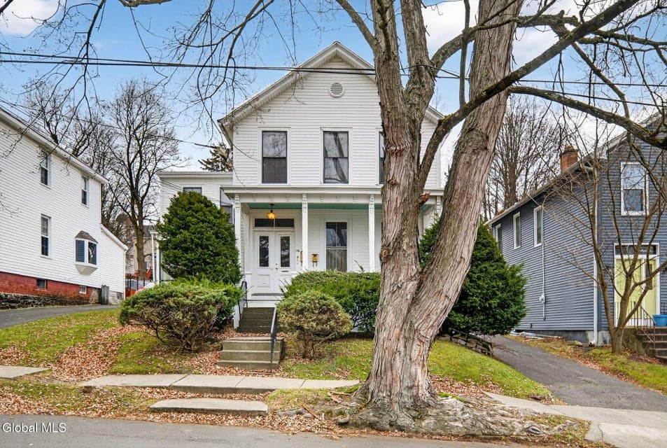 116 Maple Avenue, photo 3