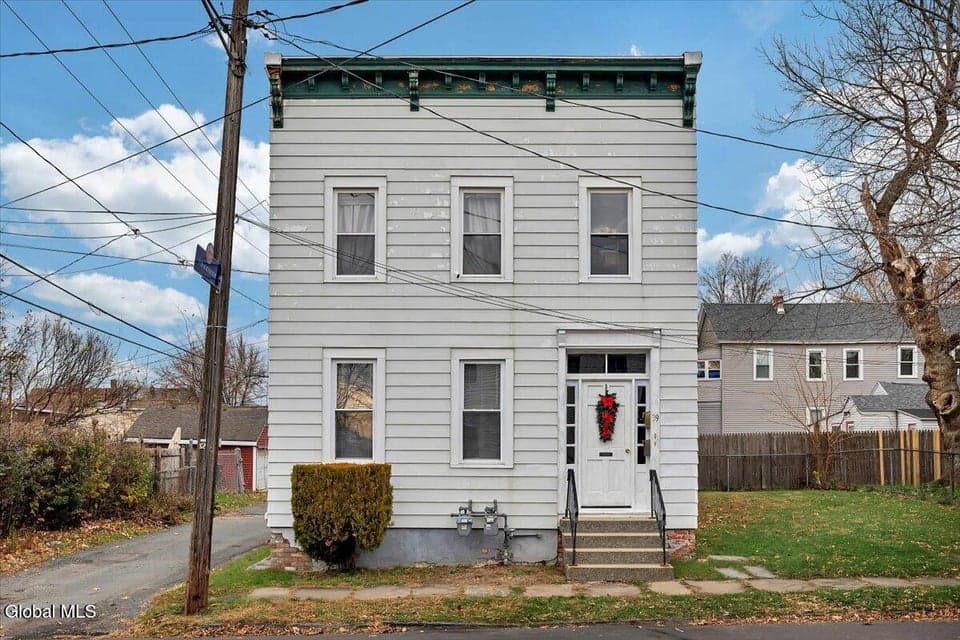 39 111th Street, photo 2
