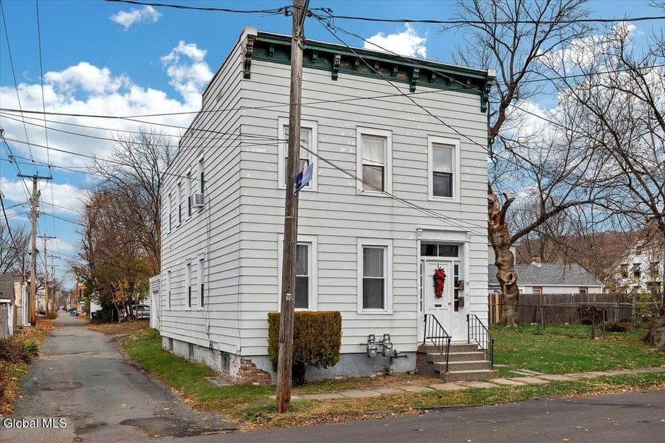 39 111th Street, photo 3