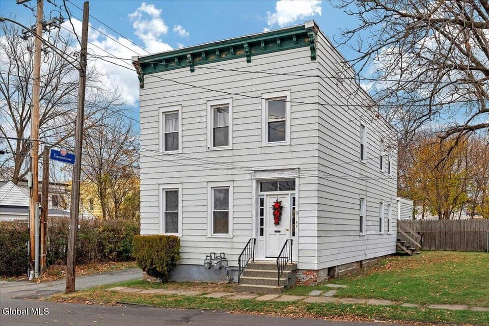 39 111th Street, photo 1