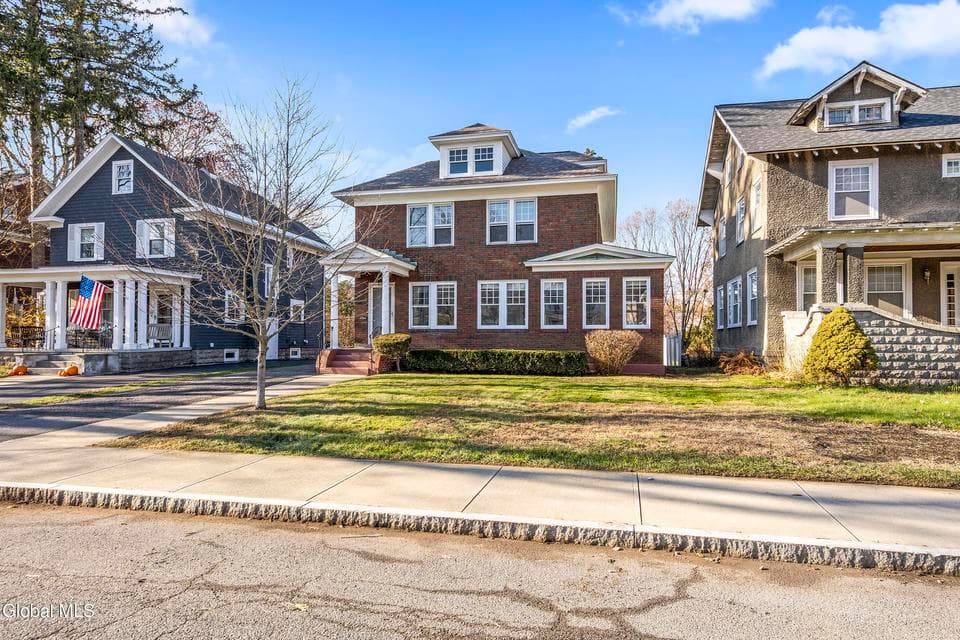 815 Wright Avenue, photo 2
