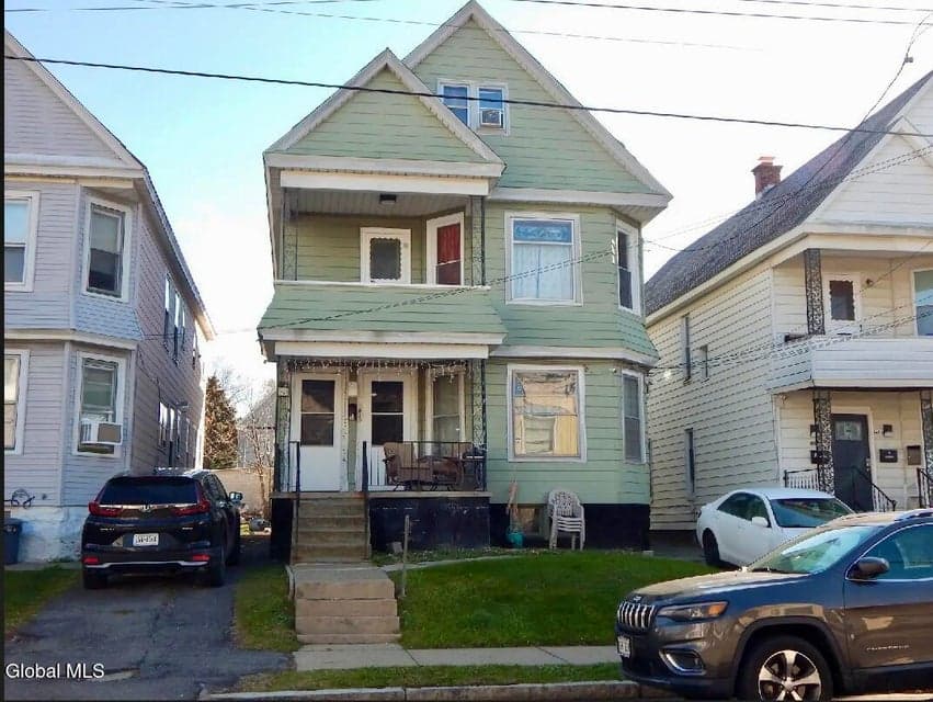 1610 Avenue A, photo 1