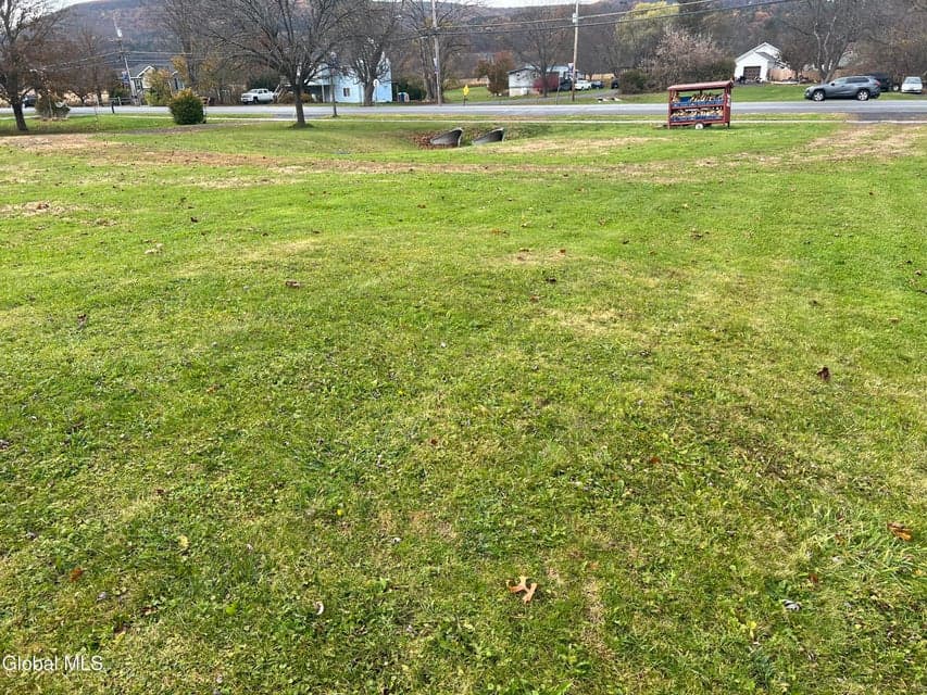 184 Main Street, photo 1
