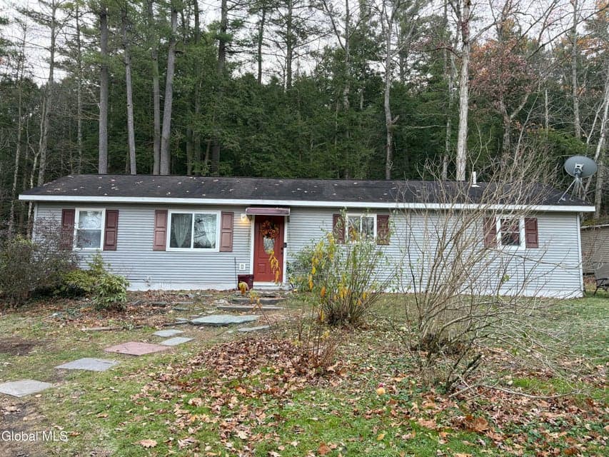 63-140 LeMayville Way, photo 3
