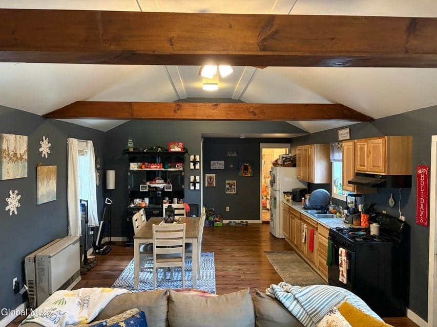 63-140 LeMayville Way, photo 5