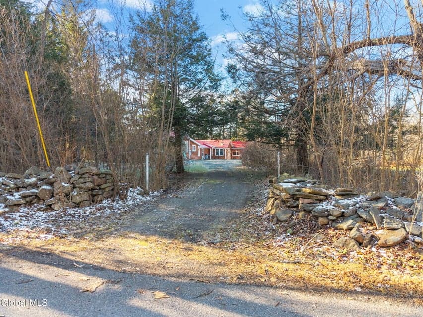403 Blueberry Hill Road, photo 3