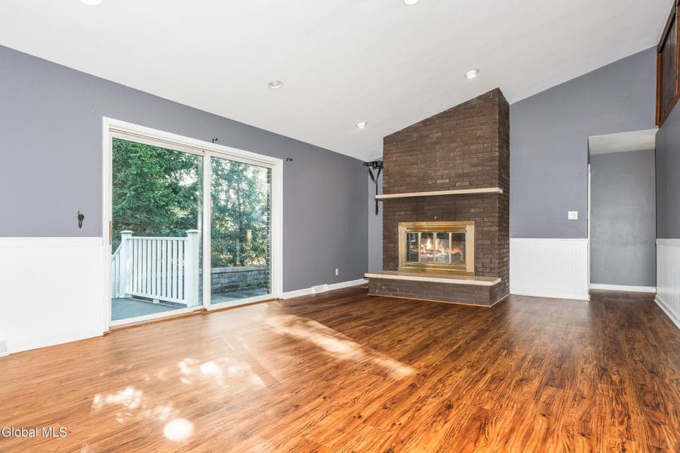 722 Feura Bush Road, photo 4