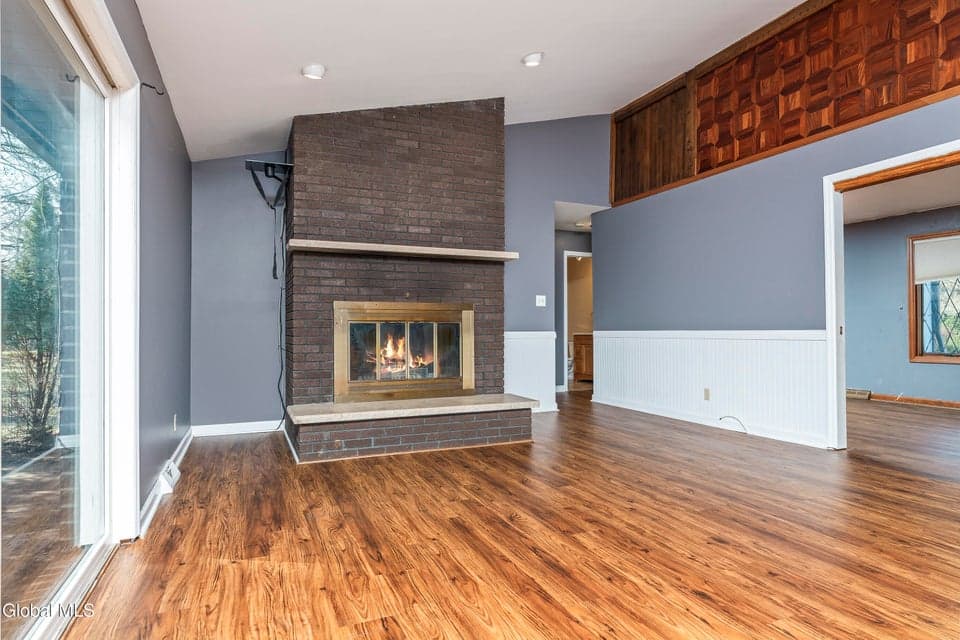 722 Feura Bush Road, photo 5