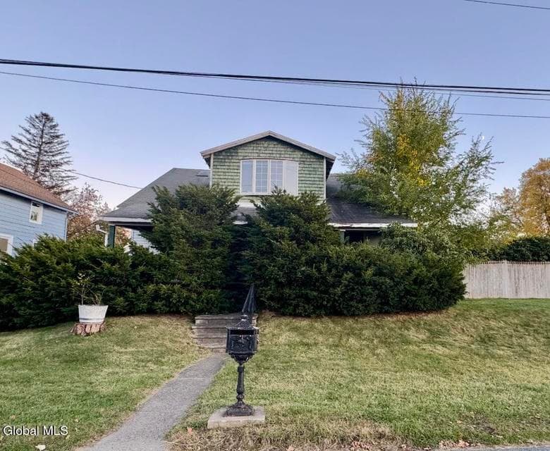 28 Fullerton Avenue, photo 1