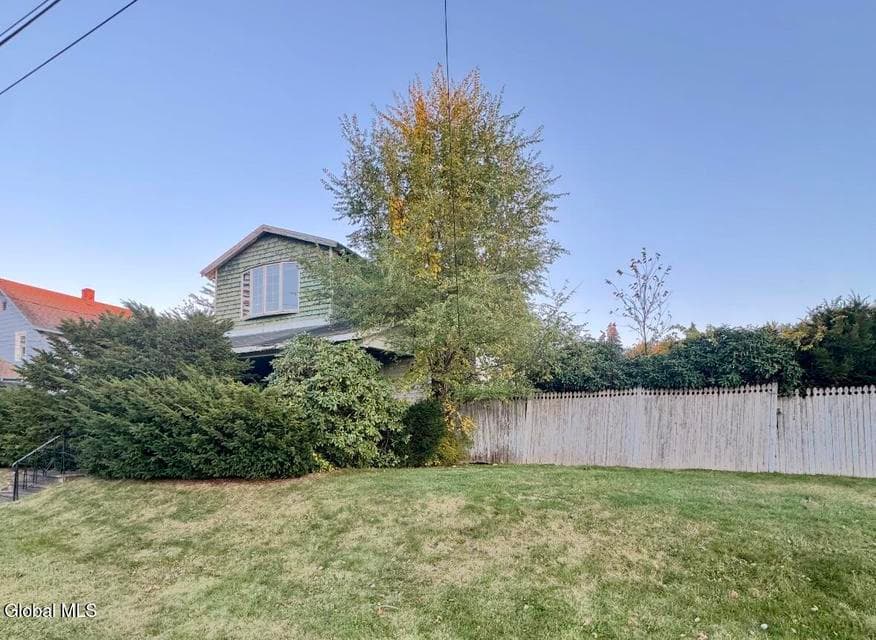 28 Fullerton Avenue, photo 2